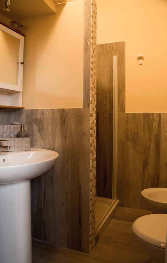 Le Pinelle Bed & Breakfast Terni Bagian luar foto
