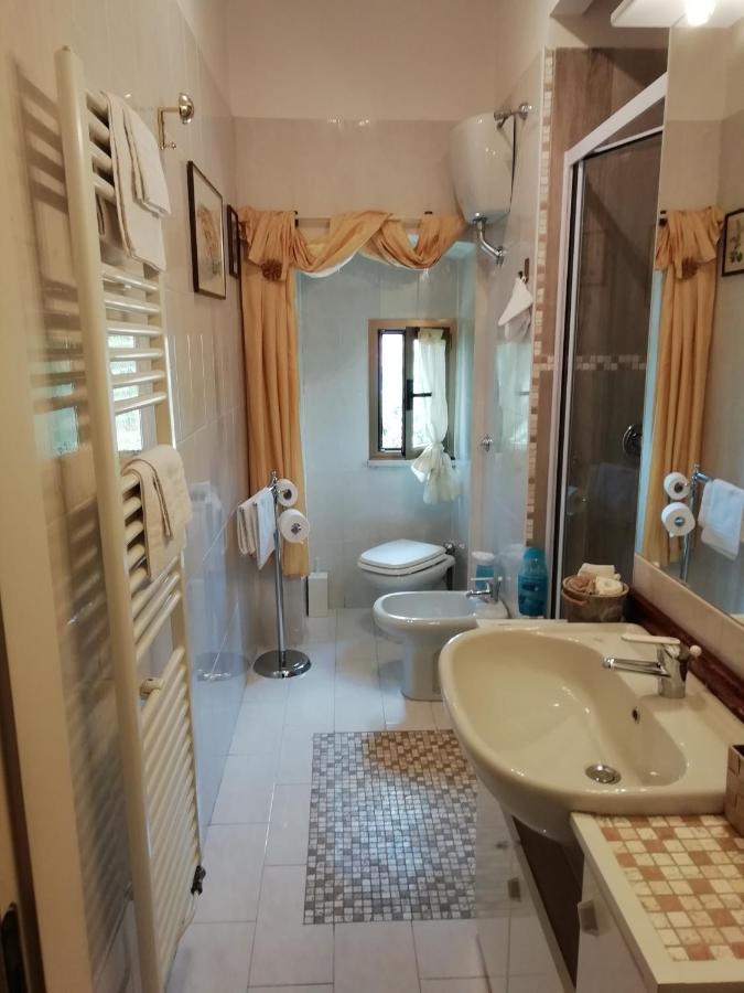 Le Pinelle Bed & Breakfast Terni Bagian luar foto