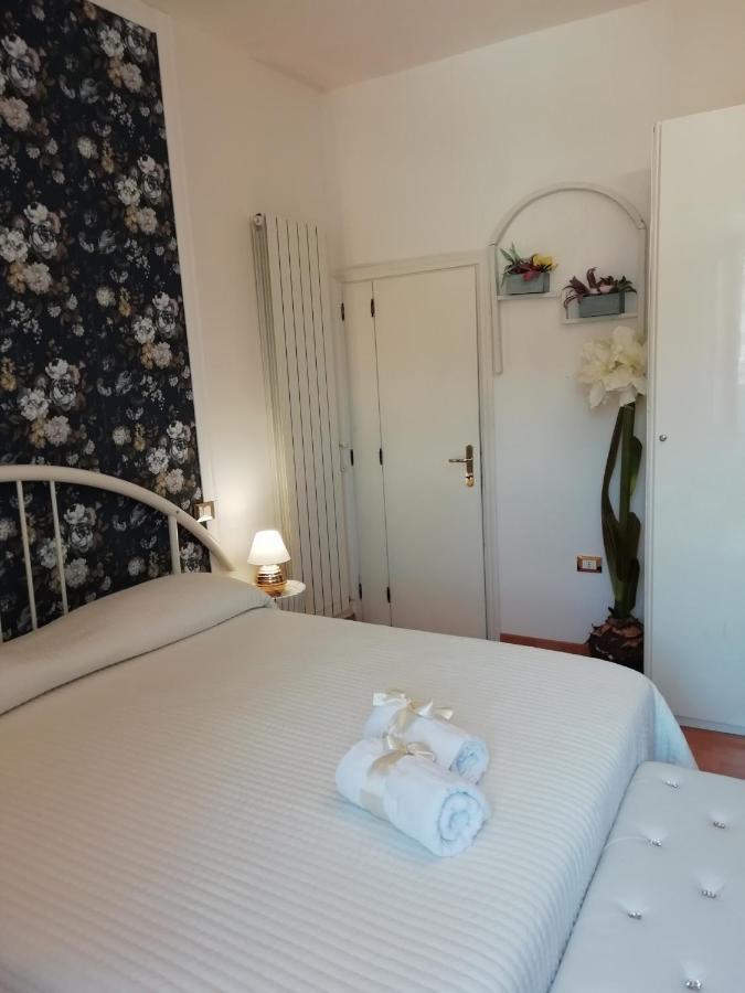 Le Pinelle Bed & Breakfast Terni Bagian luar foto