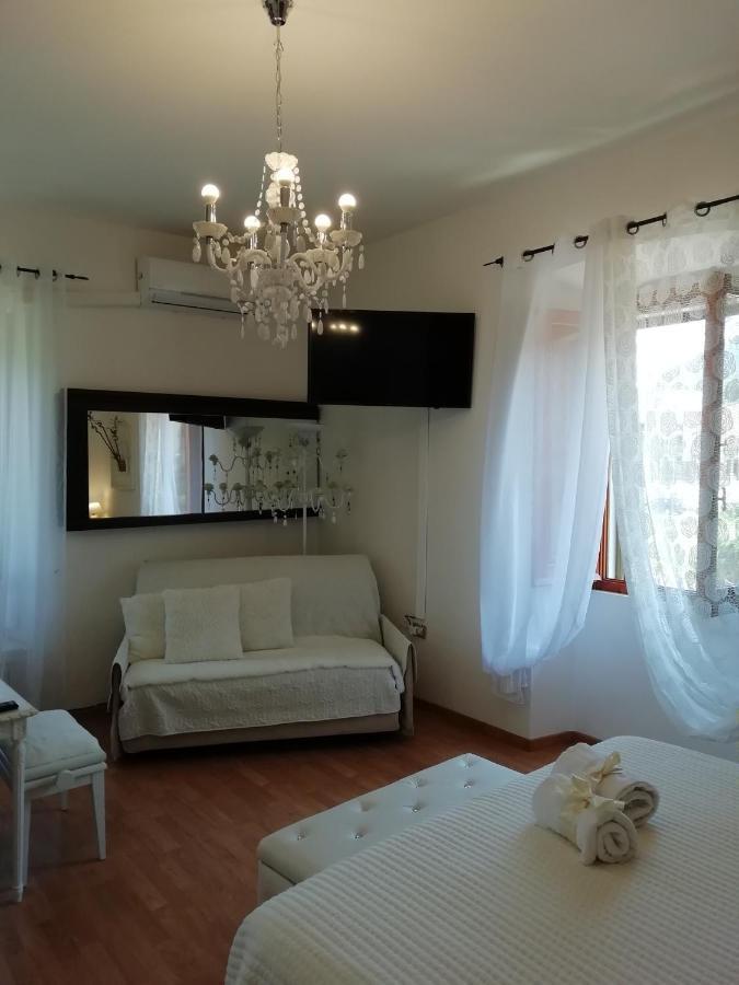 Le Pinelle Bed & Breakfast Terni Bagian luar foto