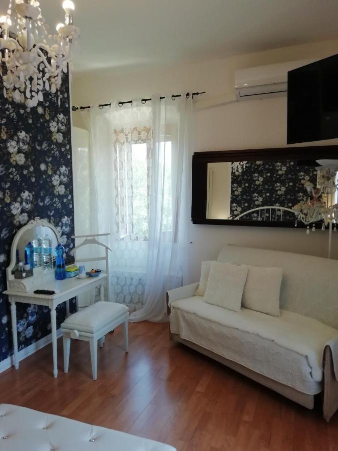 Le Pinelle Bed & Breakfast Terni Bagian luar foto