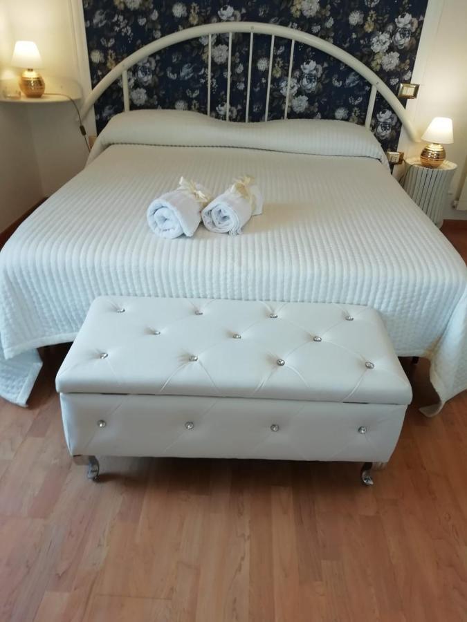Le Pinelle Bed & Breakfast Terni Bagian luar foto