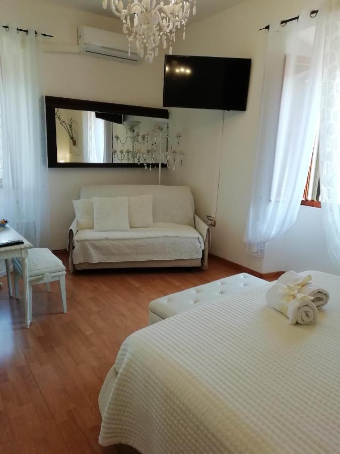 Le Pinelle Bed & Breakfast Terni Bagian luar foto