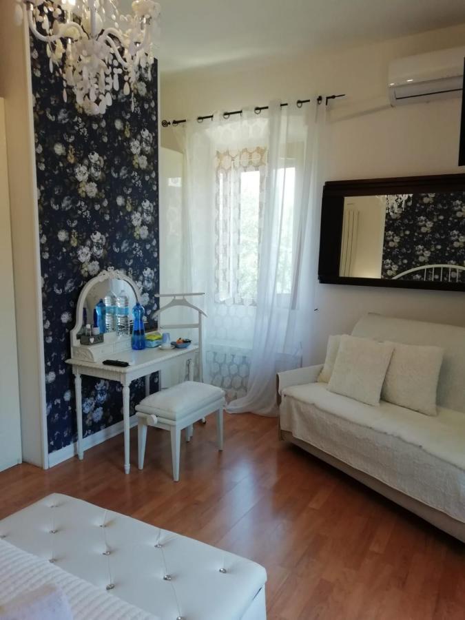 Le Pinelle Bed & Breakfast Terni Bagian luar foto